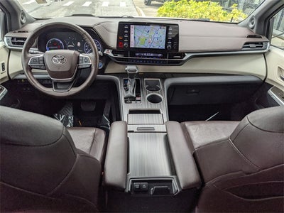 2023 Toyota Sienna Platinum 7 Passenger