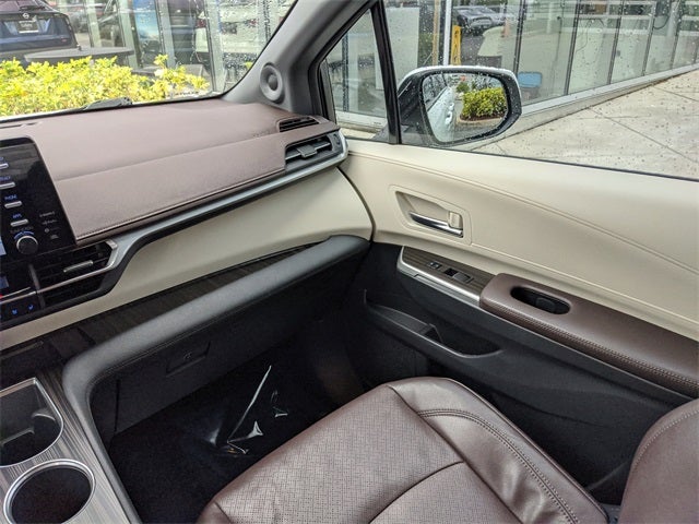 2023 Toyota Sienna Platinum 7 Passenger