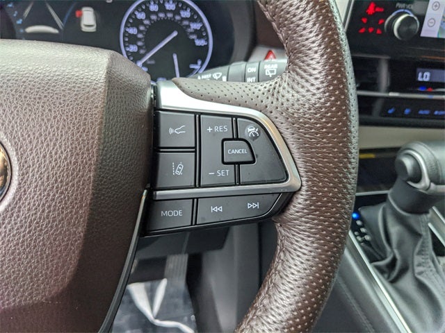 2023 Toyota Sienna Platinum 7 Passenger