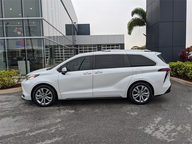 2023 Toyota Sienna Platinum 7 Passenger