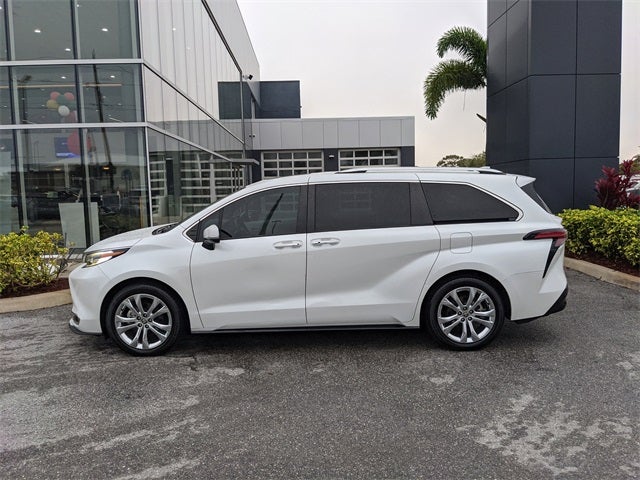 2023 Toyota Sienna Platinum 7 Passenger