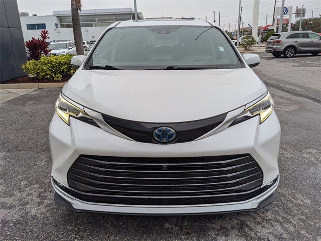 2023 Toyota Sienna Platinum 7 Passenger