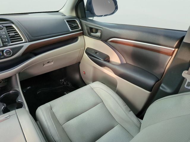 2016 Toyota Highlander Limited Platinum V6