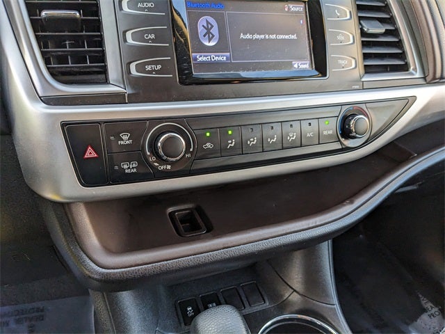 2019 Toyota Highlander LE