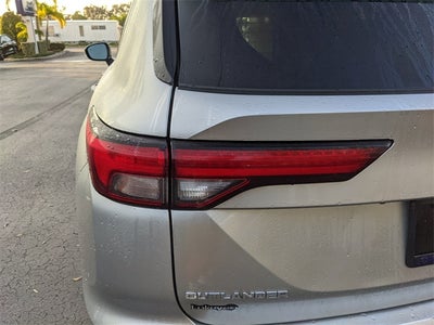 2024 Mitsubishi Outlander SE Black Edition