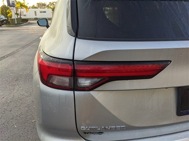 2024 Mitsubishi Outlander SE Black Edition