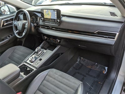 2024 Mitsubishi Outlander SE Black Edition