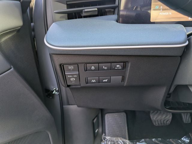 2026 Nissan LEAF PLATINUM+