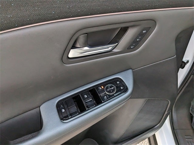 2026 Nissan LEAF PLATINUM+