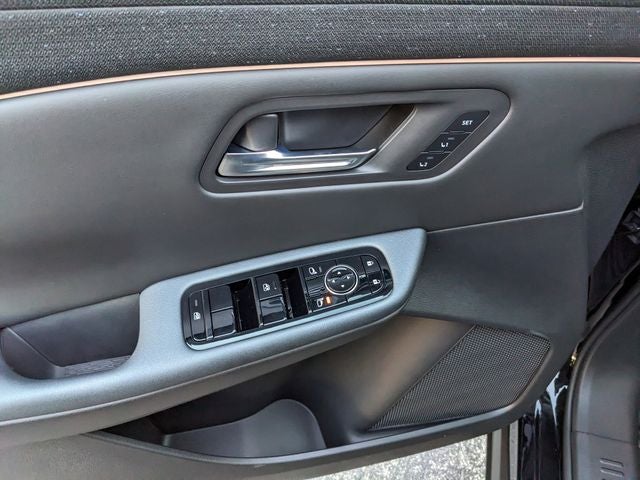 2026 Nissan LEAF PLATINUM+