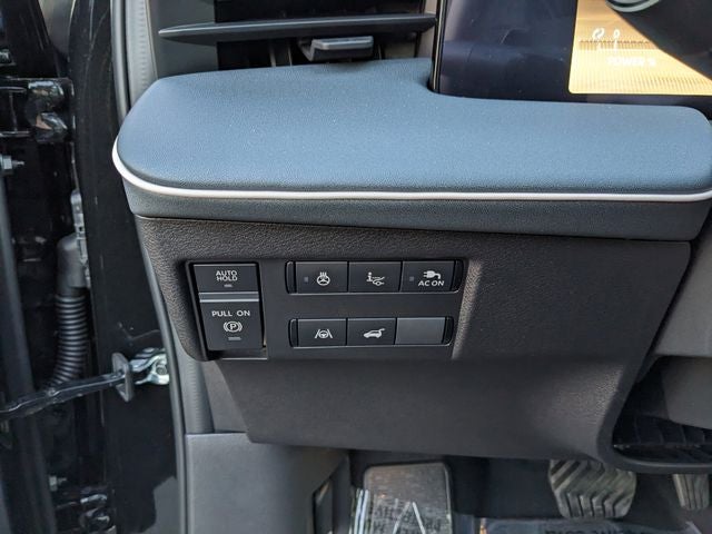 2026 Nissan LEAF PLATINUM+