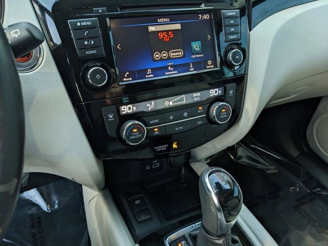 2022 Nissan Rogue Sport SV