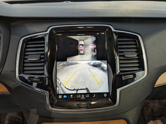 2024 Volvo XC90 B5 Plus