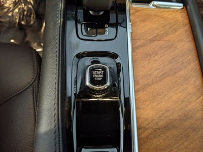 2024 Volvo XC90 B5 Plus