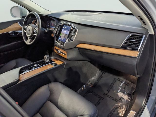 2024 Volvo XC90 B5 Plus