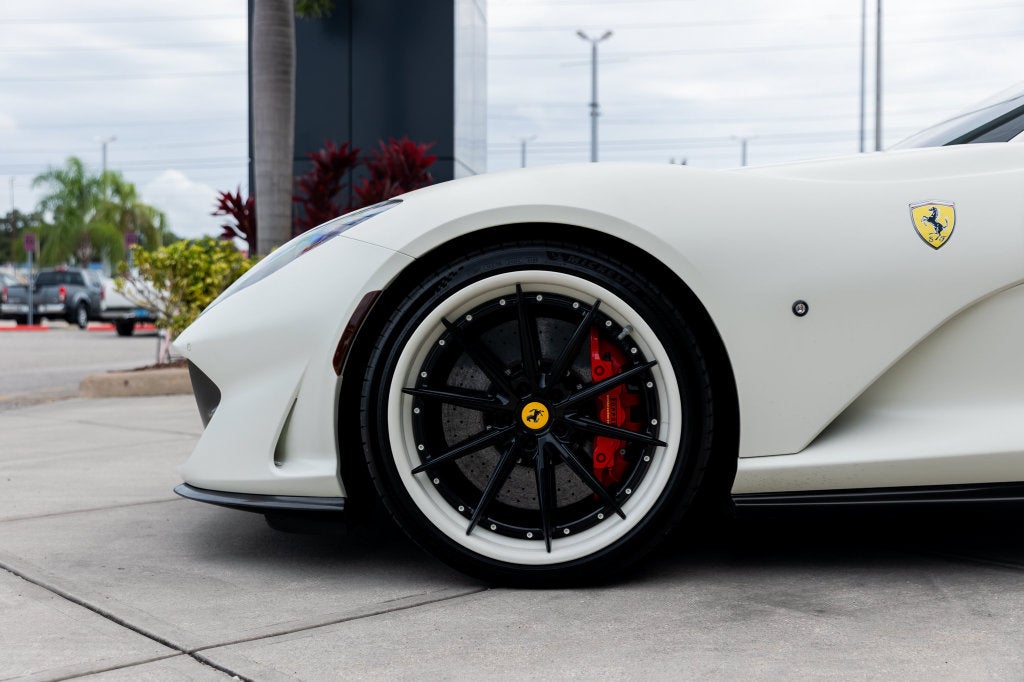 2019 Ferrari 812 Superfast Base