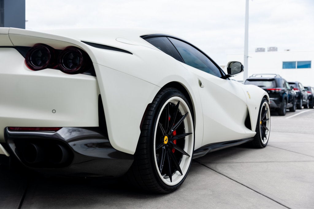2019 Ferrari 812 Superfast Base