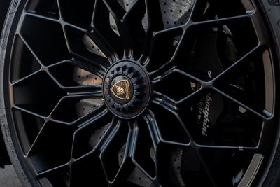 2023 Lamborghini Huracan STO Base