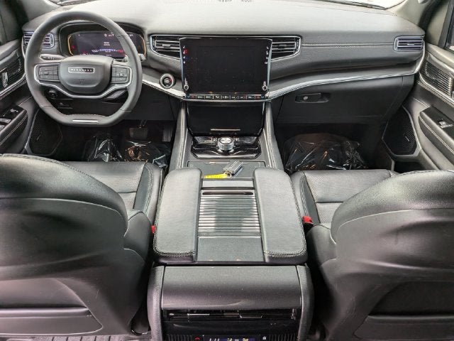 2023 Jeep Wagoneer Base