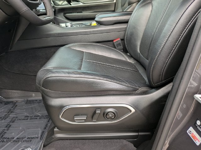 2023 Jeep Wagoneer Base