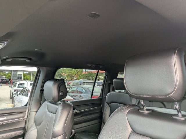 2023 Jeep Wagoneer Base