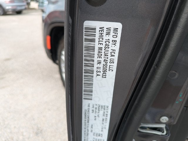 2023 Jeep Wagoneer Base