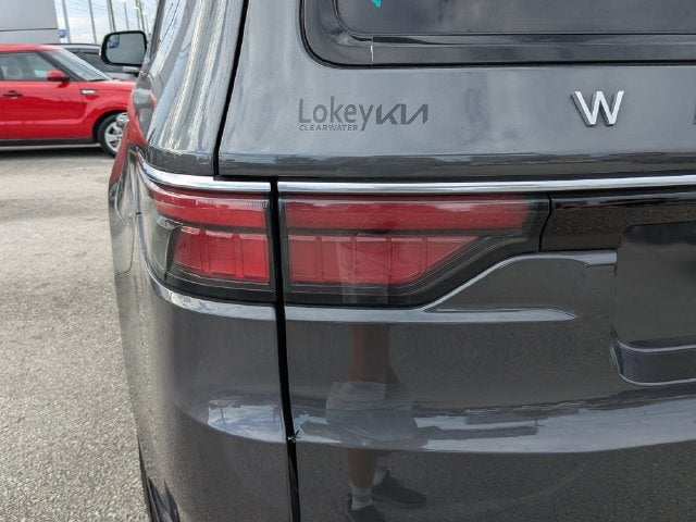 2023 Jeep Wagoneer Base