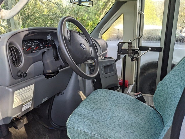 2007 Ford E-350SD Base Cutaway