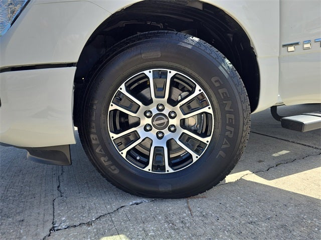 2024 Nissan Titan SV