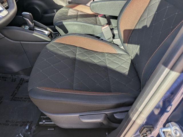 2018 Nissan Kicks SR Blue w white roof