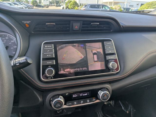 2018 Nissan Kicks SR Blue w white roof