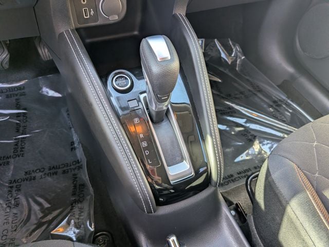 2018 Nissan Kicks SR Blue w white roof