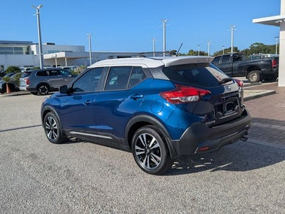 2018 Nissan Kicks SR Blue w white roof