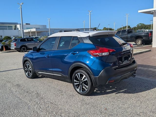 2018 Nissan Kicks SR Blue w white roof