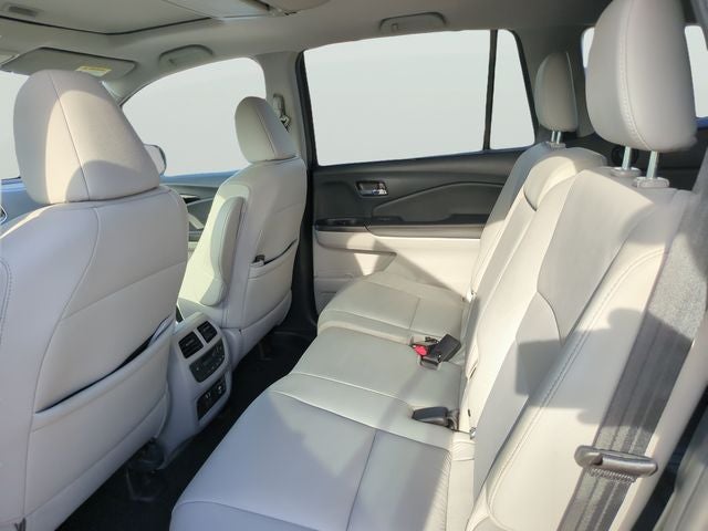 2022 Honda Pilot Touring 8 Passenger