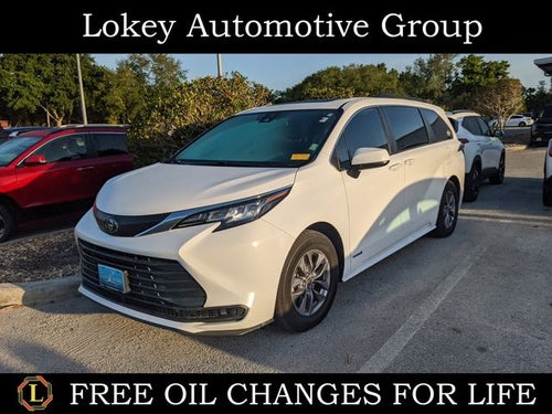2021 Toyota Sienna LE 8 Passenger