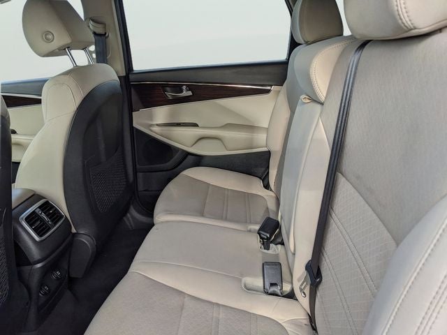 2020 Kia Sorento S