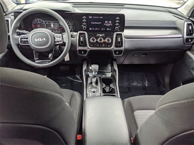 2022 Kia Sorento LX