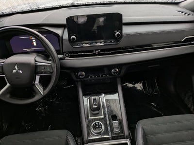2024 Mitsubishi Outlander SE Black Edition w/Pano Roof