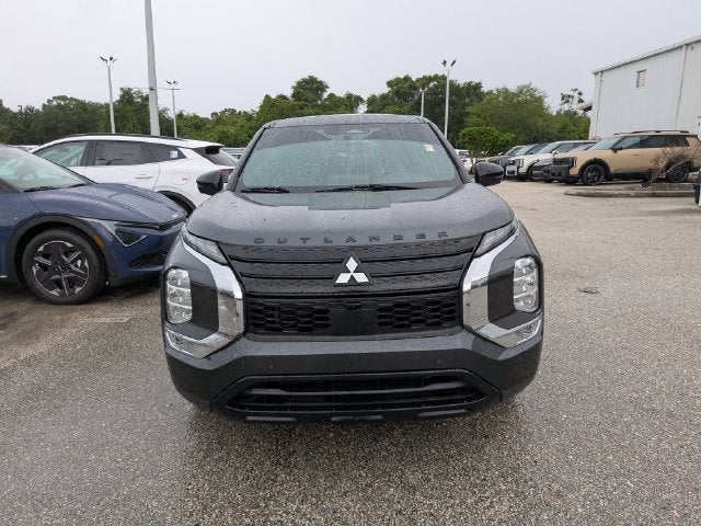 2024 Mitsubishi Outlander SE Black Edition w/Pano Roof