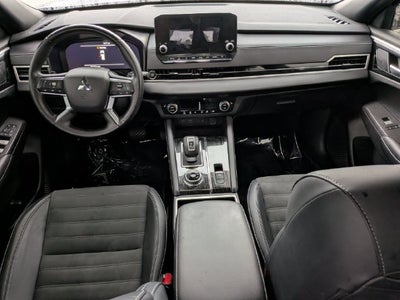 2024 Mitsubishi Outlander SE Black Edition w/Pano Roof