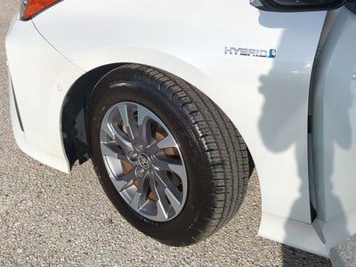 2022 Toyota Prius XLE