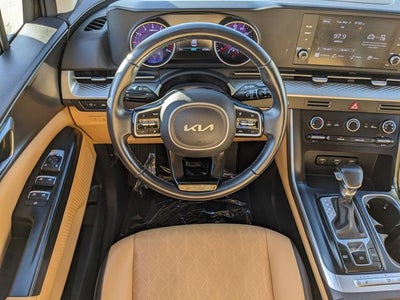 2023 Kia Carnival LX