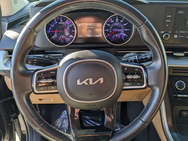 2023 Kia Carnival LX