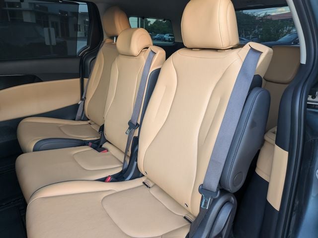2023 Kia Carnival EX